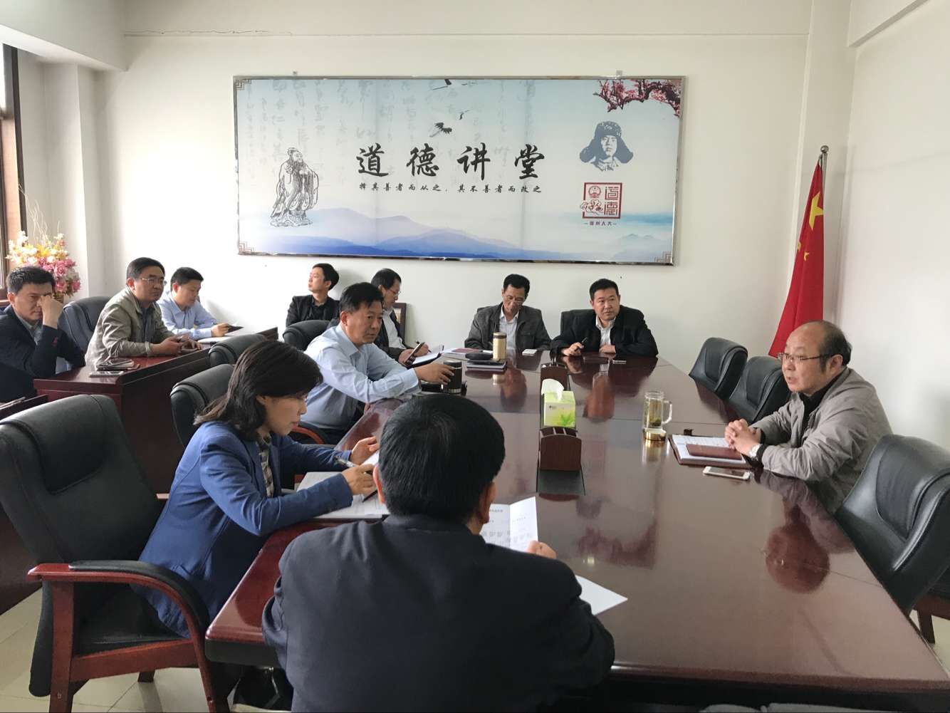 20170421市人大机关召开《宿州扶贫必读》学习培训会议现场图片1.jpg