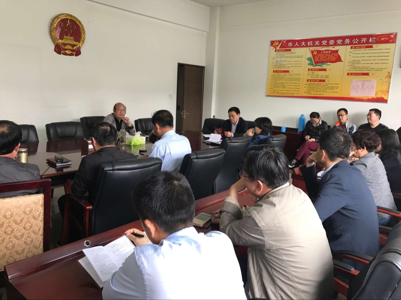 20170421市人大机关召开《宿州扶贫必读》学习培训会议现场图片4.jpg