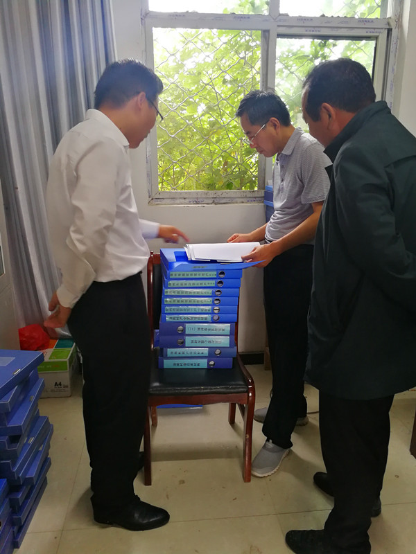 石主任走访1.jpg